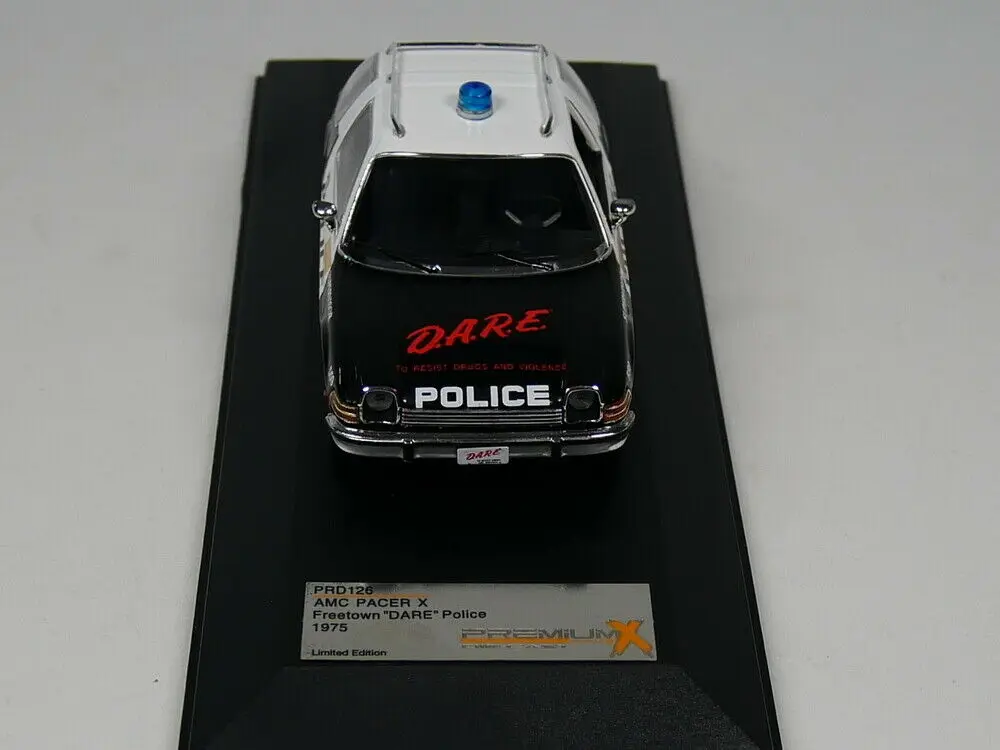 Премиум X 1:43 AMC PACER Фритаун осмеливать полиция 1975 литая модель автомобиля PRD126 |