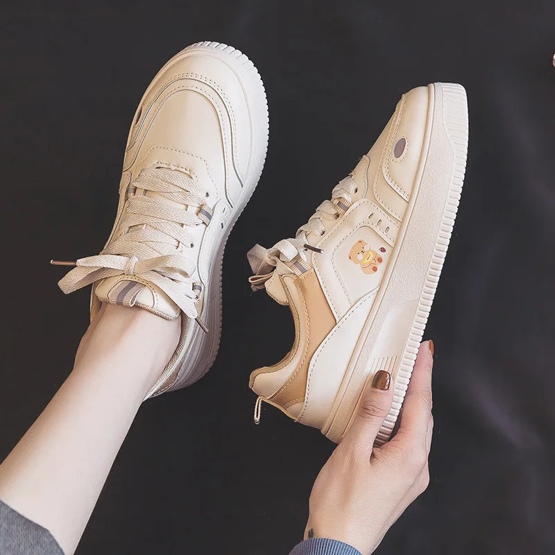 

Женские кроссовки на платформе, уличные удобные теплые кроссовки на вулканизированной подошве, короткие плюшевые туфли со шнуровкой, модел...