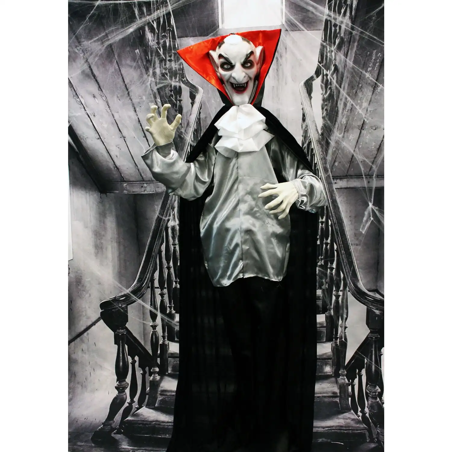 

Life-Size Animatronic Vampire, Multicolor