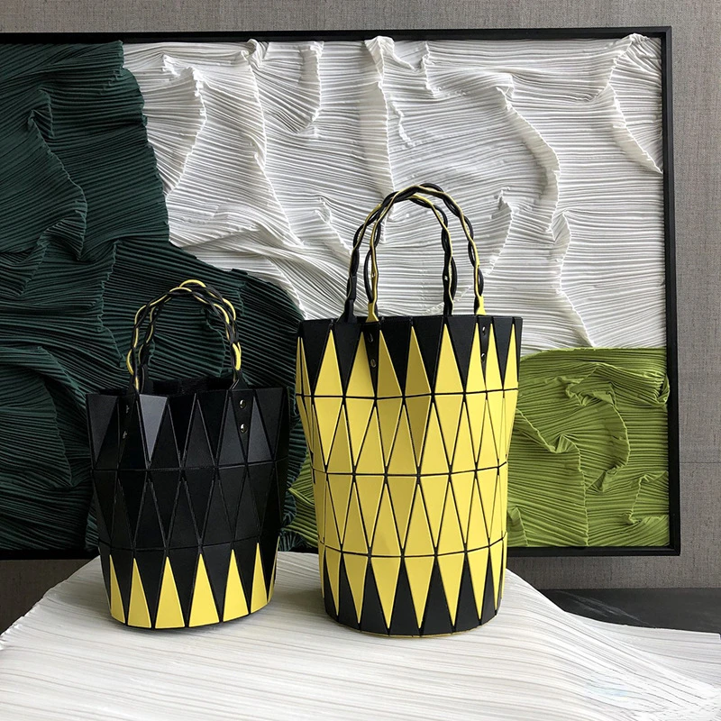 

Fashion Niche Geometric Diamond Bucket Hand-held Shoulder Women's Tote Bag Simple Versatile Handbag Large Capaci Designer 2022