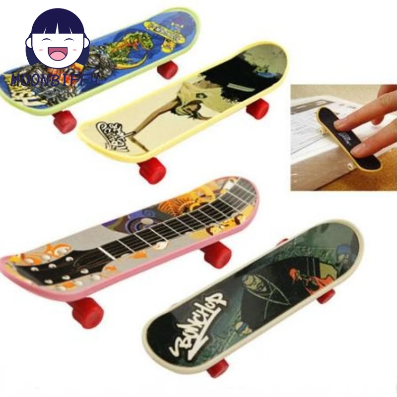 1Pc Random Color Mini Finger Skateboard Fingerboard Stents Scrub Finger Scooter Skate Boarding Classic Game Boys Toys