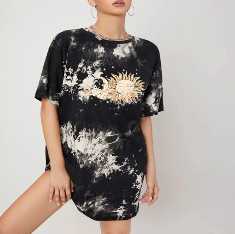 

Футболка женская свободного покроя с коротким рукавом и принтом солнца