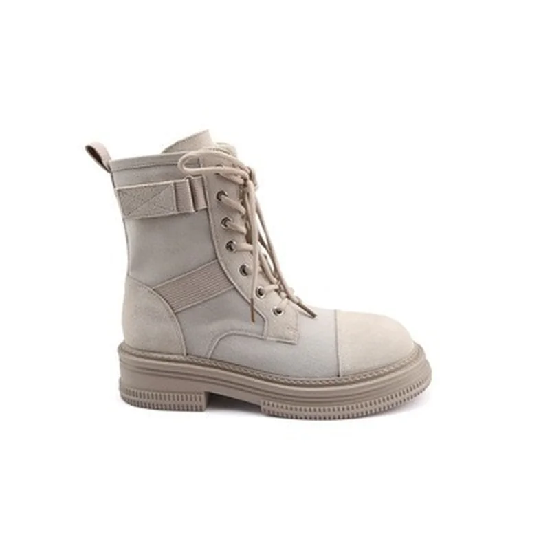 

Женские ботинки-мартинсы на толстой подошве, с кружевом