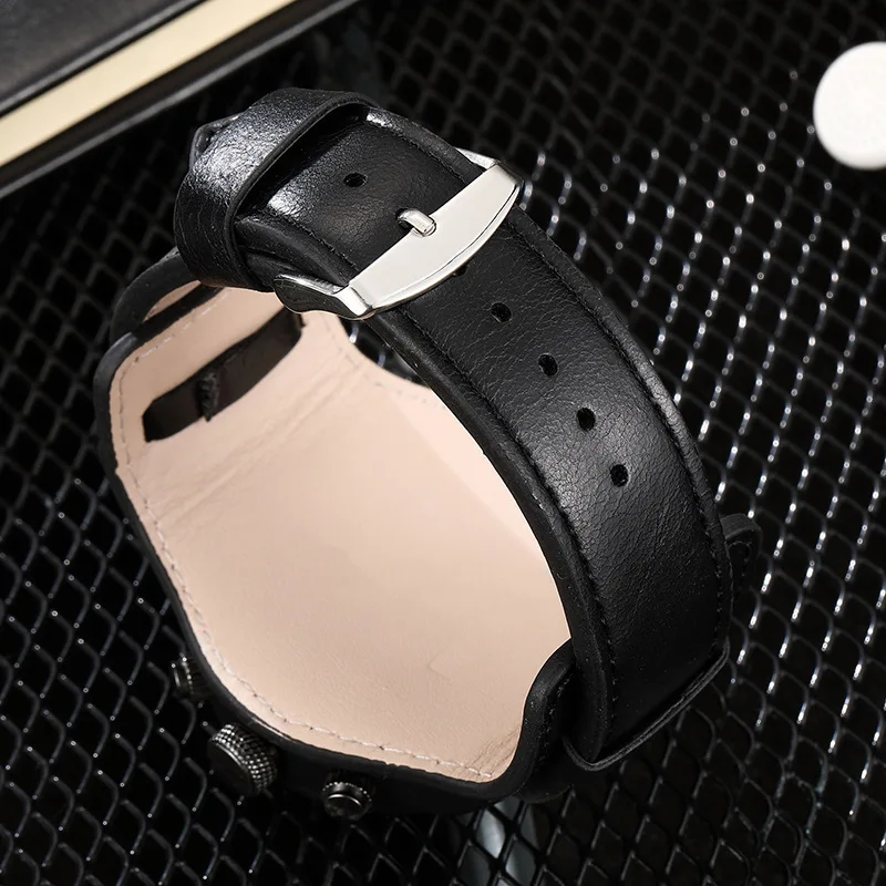 Часы наручные мужские кварцевые с кожаным ремешком и большим циферблатом |