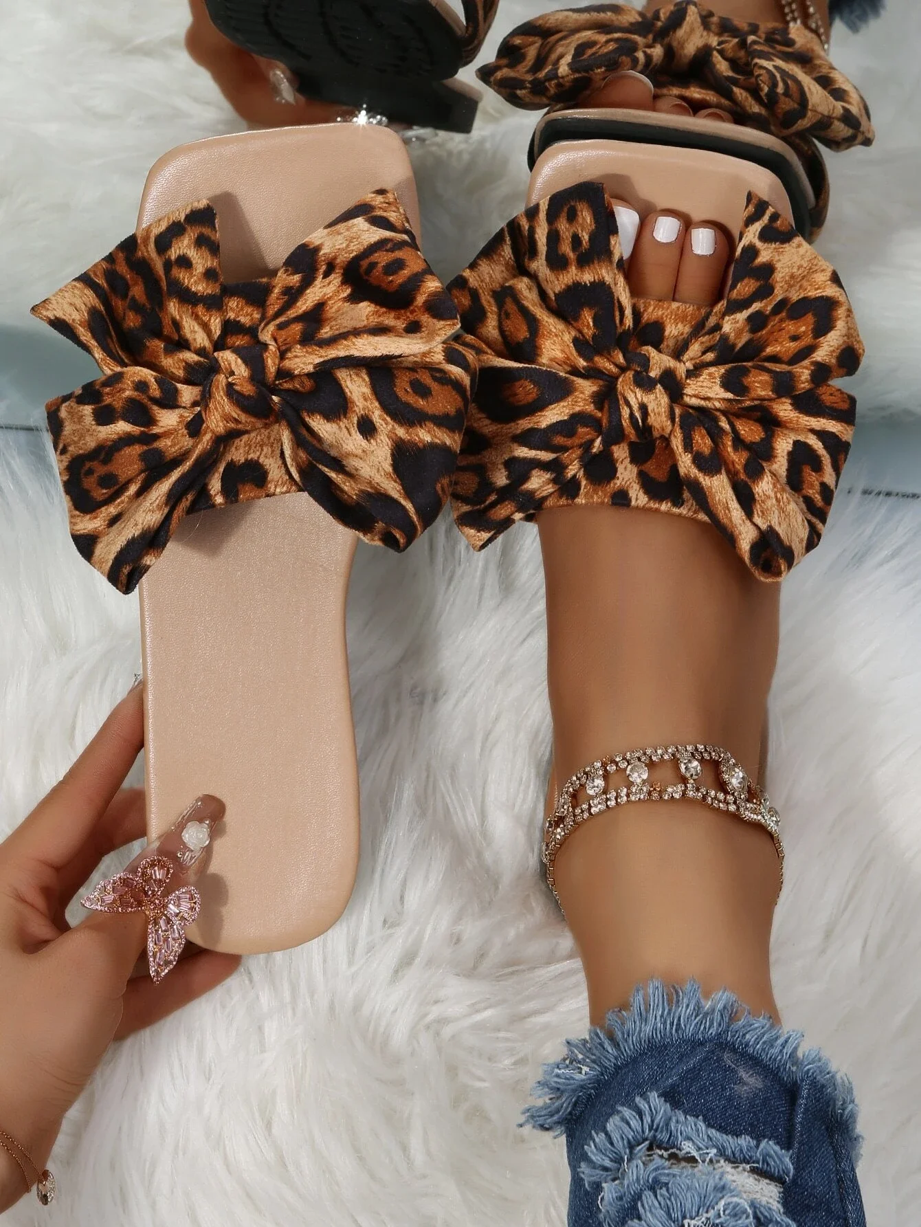 

Leopard Print Bow Decor Slide Sandals