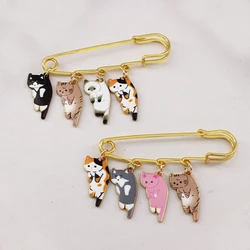 Брошь с котиками