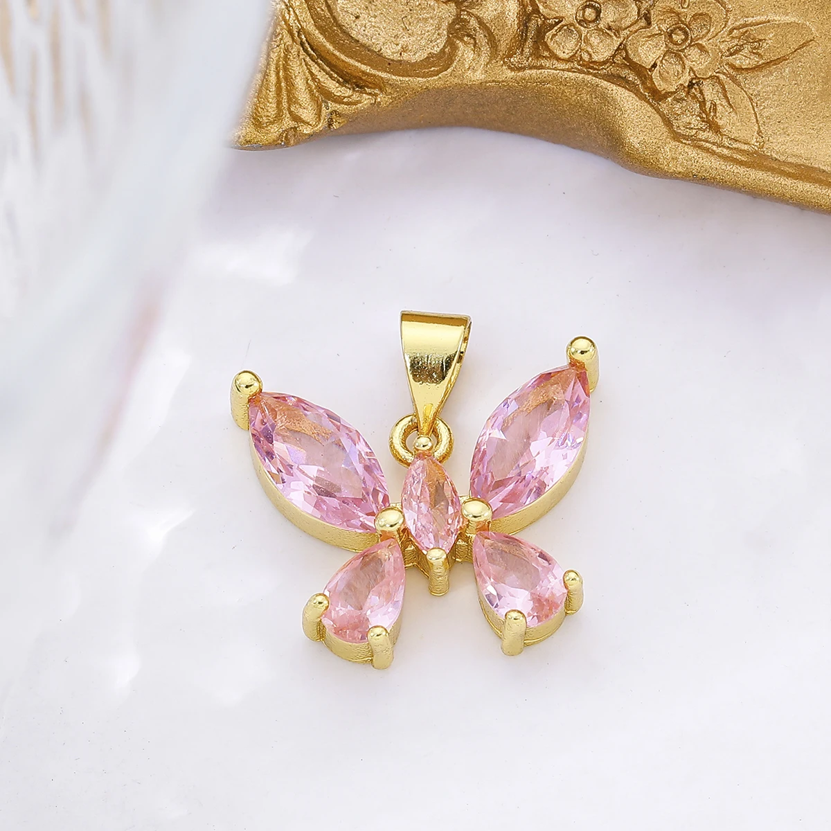

Luxury Butterfly Pendant Charms Cubic Zirconia Copper 18k Gold Plated Leaf Charms for Jewelry Making Diy Accessories Supplies