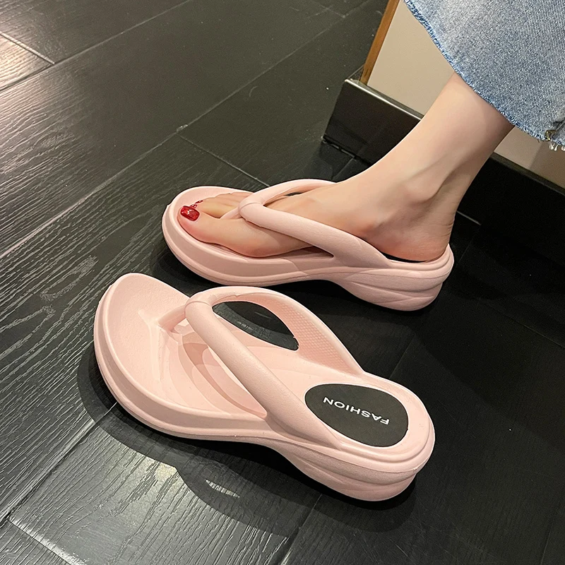 

Rubber Flip Flops Flat Shoes Female Ladies' Slippers Summer Clogs Woman Platform Med Luxury Slides Pantofle Hawaiian Beach Desig