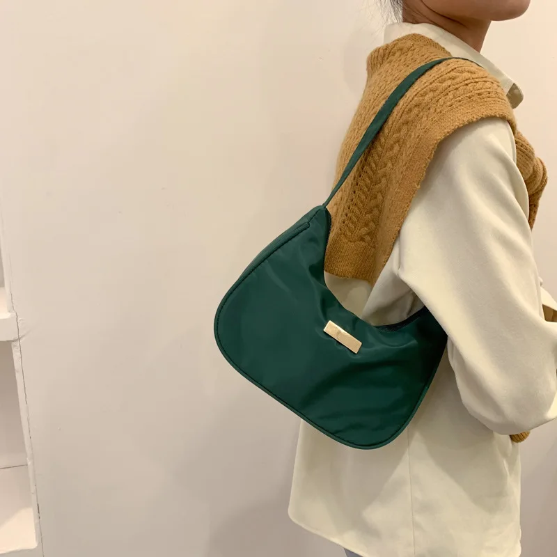 

Women Nylon Solid Color Shoulder Bag Zipper Small Crescent Messenger Handbags Luxury Designer Handbag Retro Ladies Shoulder Bags