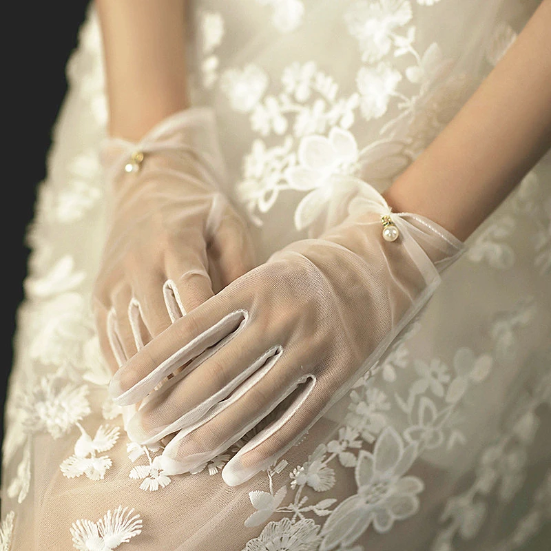 

1Pair Short Bride Wedding Gloves Beige Short Design Lace Gauze Transparent Women Gloves UV-Proof Summer Women Fishnet Mitten