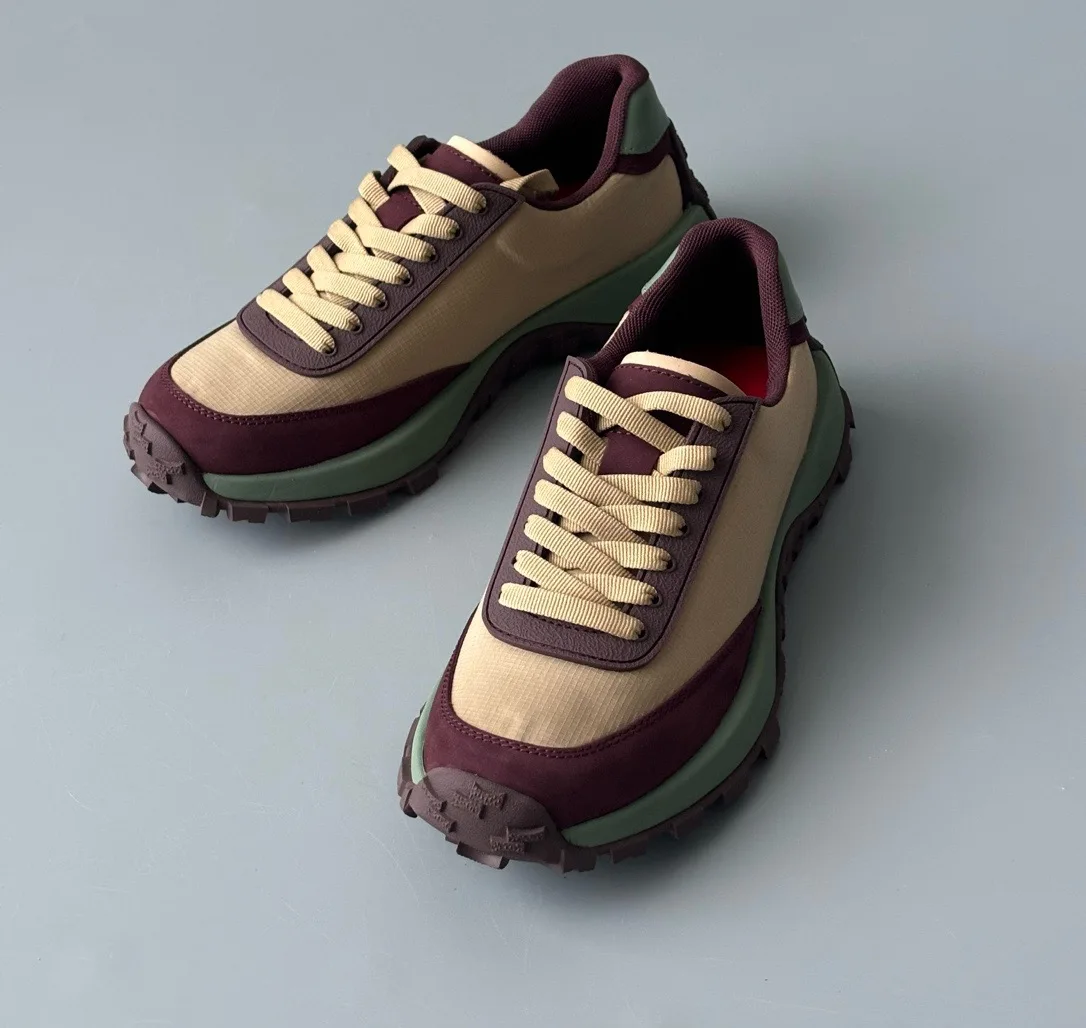 Женские кроссовки Maxdutti с цветными блоками из натуральной кожи