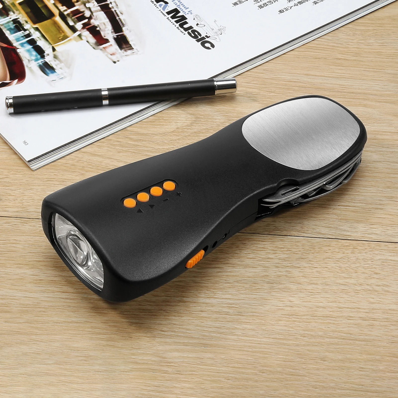 

Hand-Cranked Emergency Flashlight Multi-Purpose Portable Survival Radio With LED Flashlight With Power Bank Cell Phone Charger