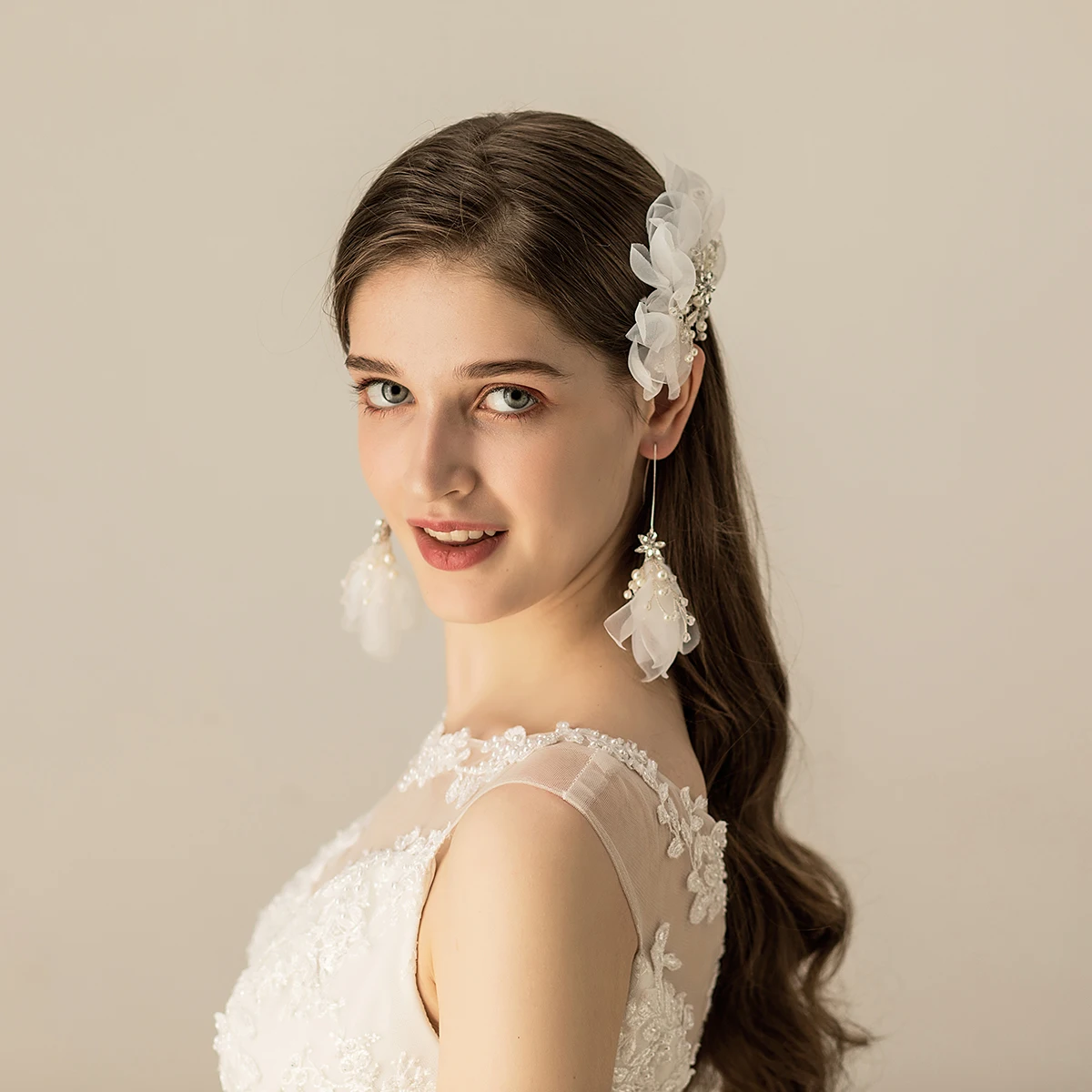 

O577 Fariy Wedding Bridal Hair Comb Organza Flower Pearls Crystal Handmade Brides Bridesmaid Headpiece Ear Hook Women Hairwear