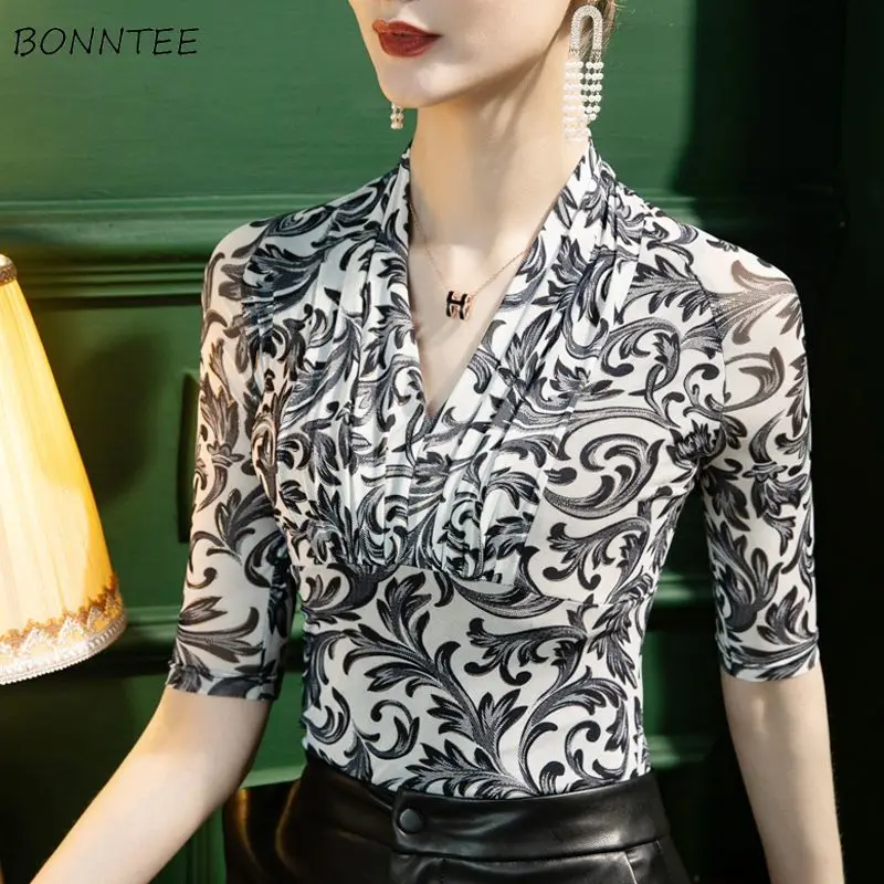 

T-shirts Women Retro Elegant Comfortable Streetwear V-neck Mature Ladies Creativity Folds Vacation Charming Ulzzang Summer Chic