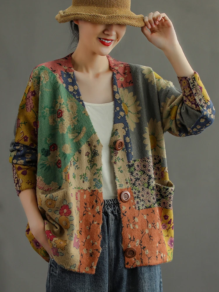 Женский кардиган с v-образным вырезом и цветочным принтом