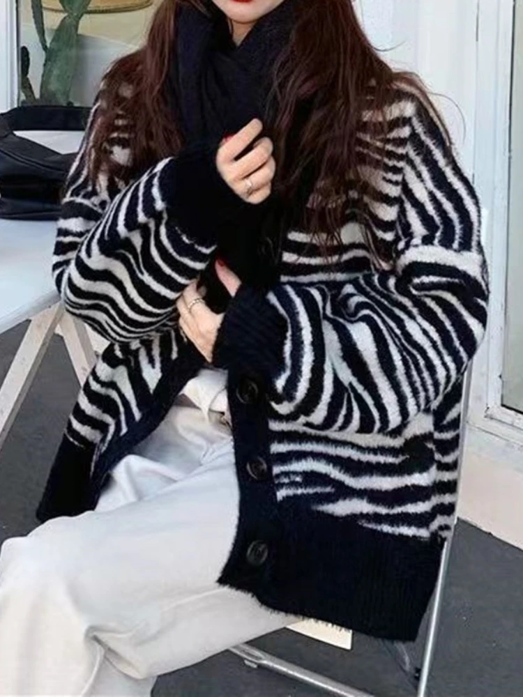 

Women Knitted Sweater Cardigan Tops Zebra Animals Print Vintage Oversize Loose V-Neck Warm Thick Sweater Cardigan for Women New