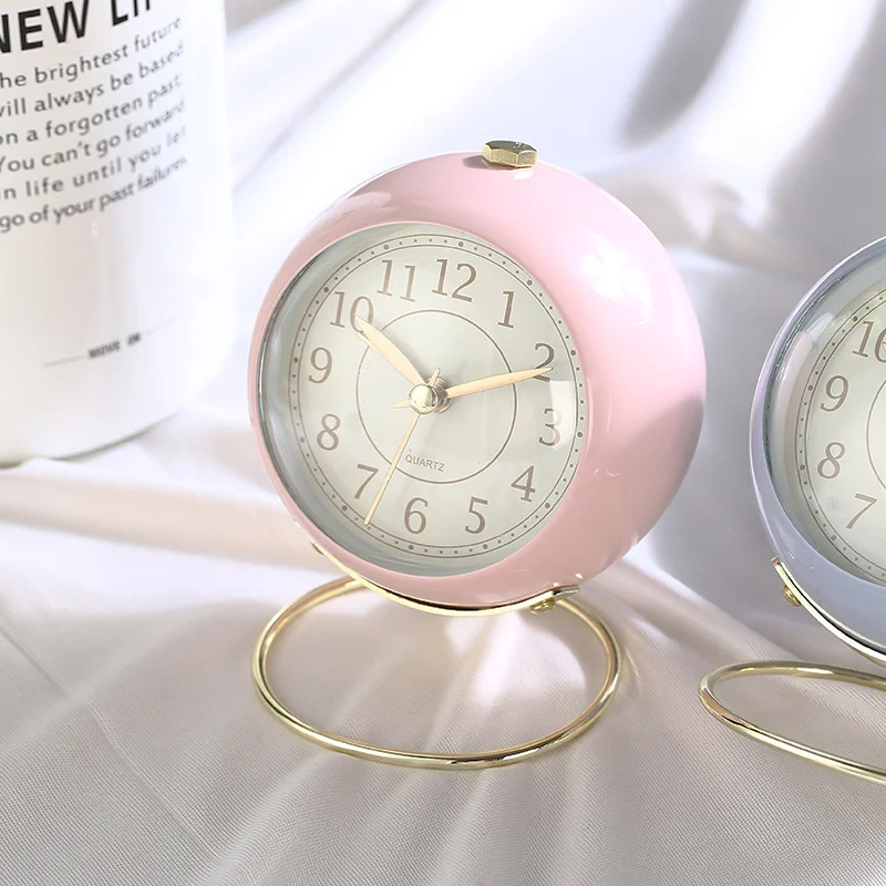 

alarm Creative clock Light luxury metal Nordic style Silent alarm clock bedside table top school students use night light