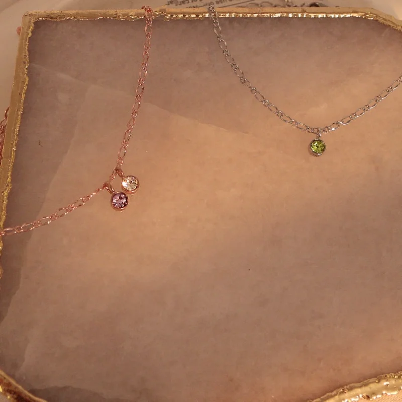 Браслет с камнем-талисманом для девушек-подростков