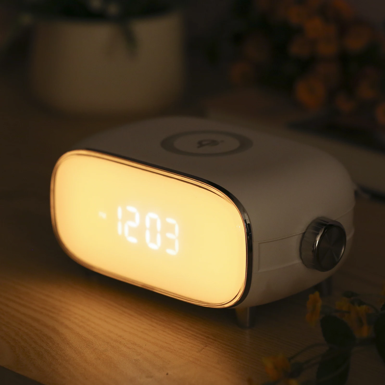 

LED Digital Alarm Clock Radio Projection With Temperature And Humidity Mirror Clock Multifunctional Bedside Time Display