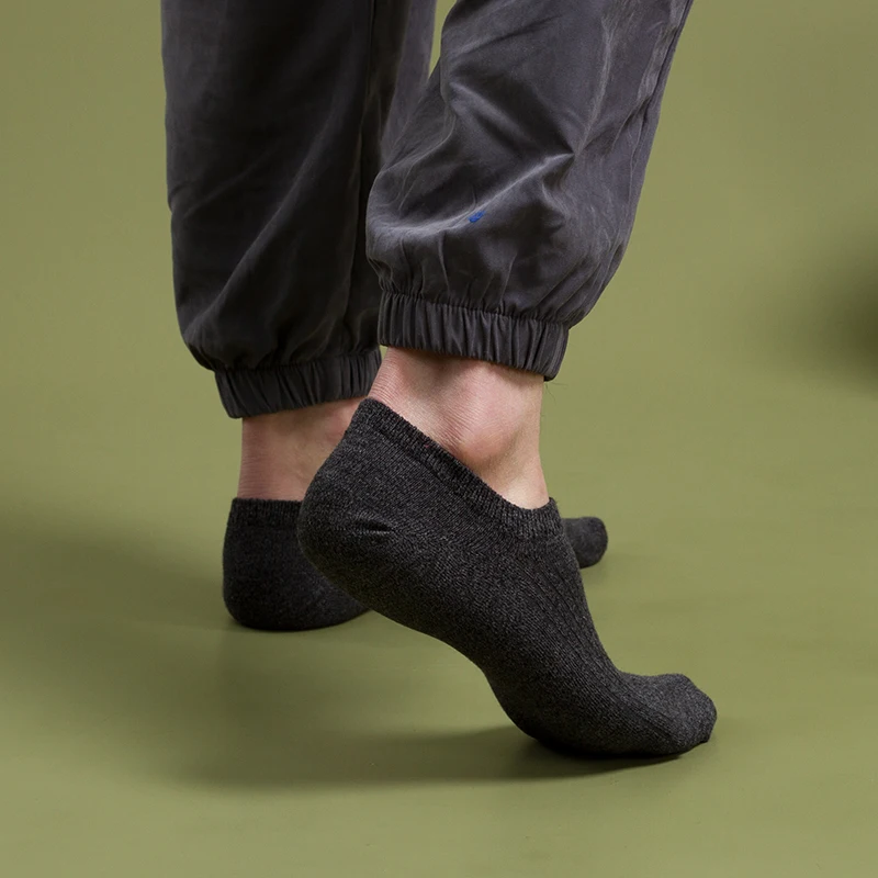 5 pairs / batch of short men's socks solid color black and white odor proof breathable pure cotton sports socks men's socks