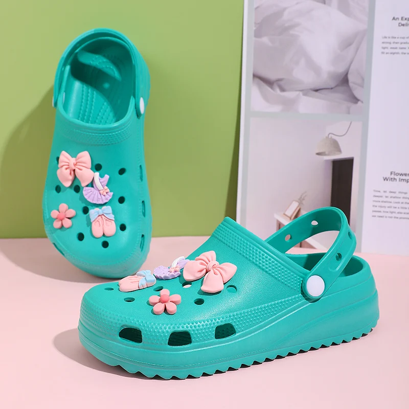 

New Cute Cartoon Garden Sandals Arrivals Women Clogs Shoes Women Non-slip Lightweight Slides Ladies Summer Casual Beach Sandals