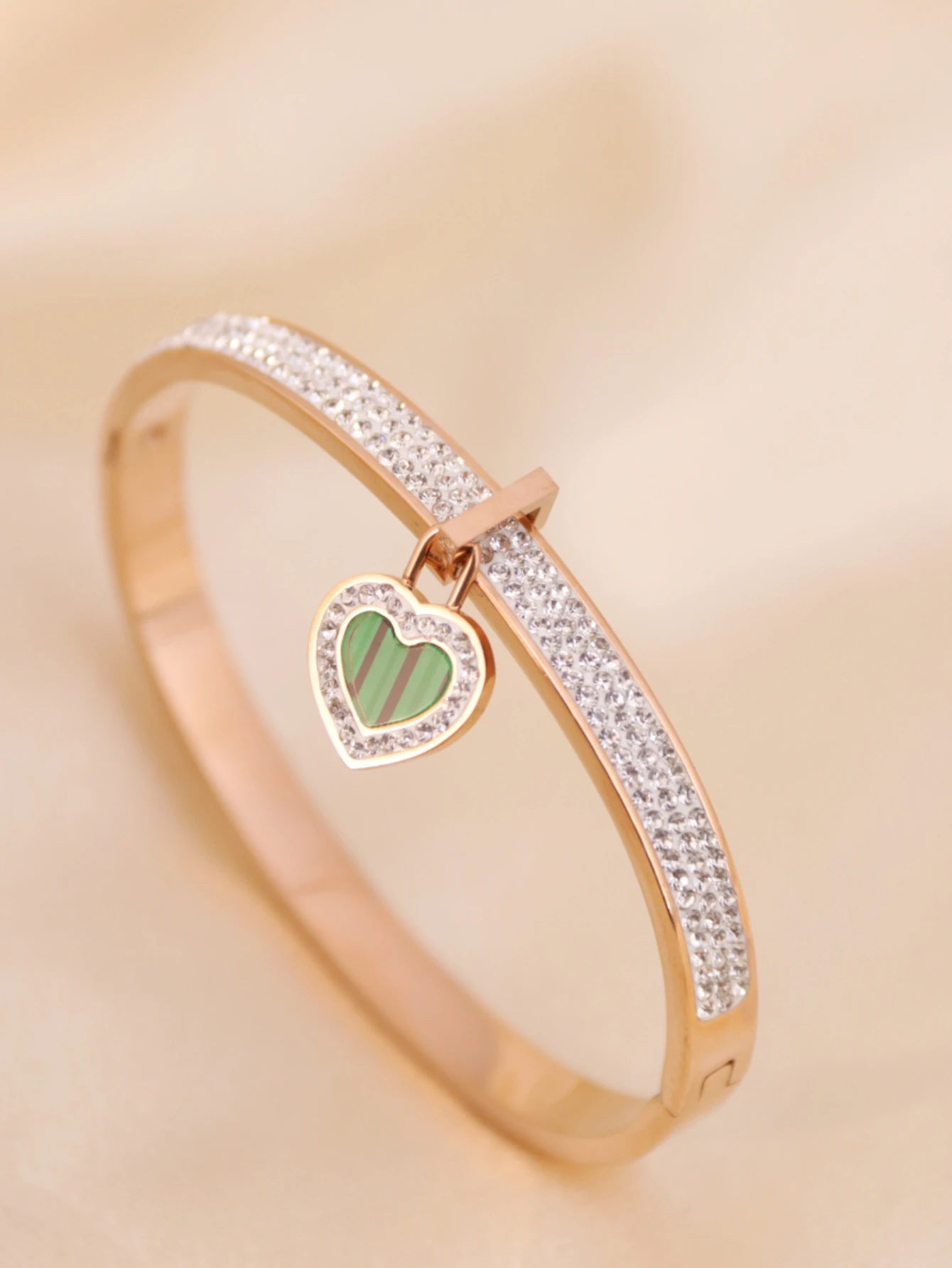 Модный женский браслет из титановой стали