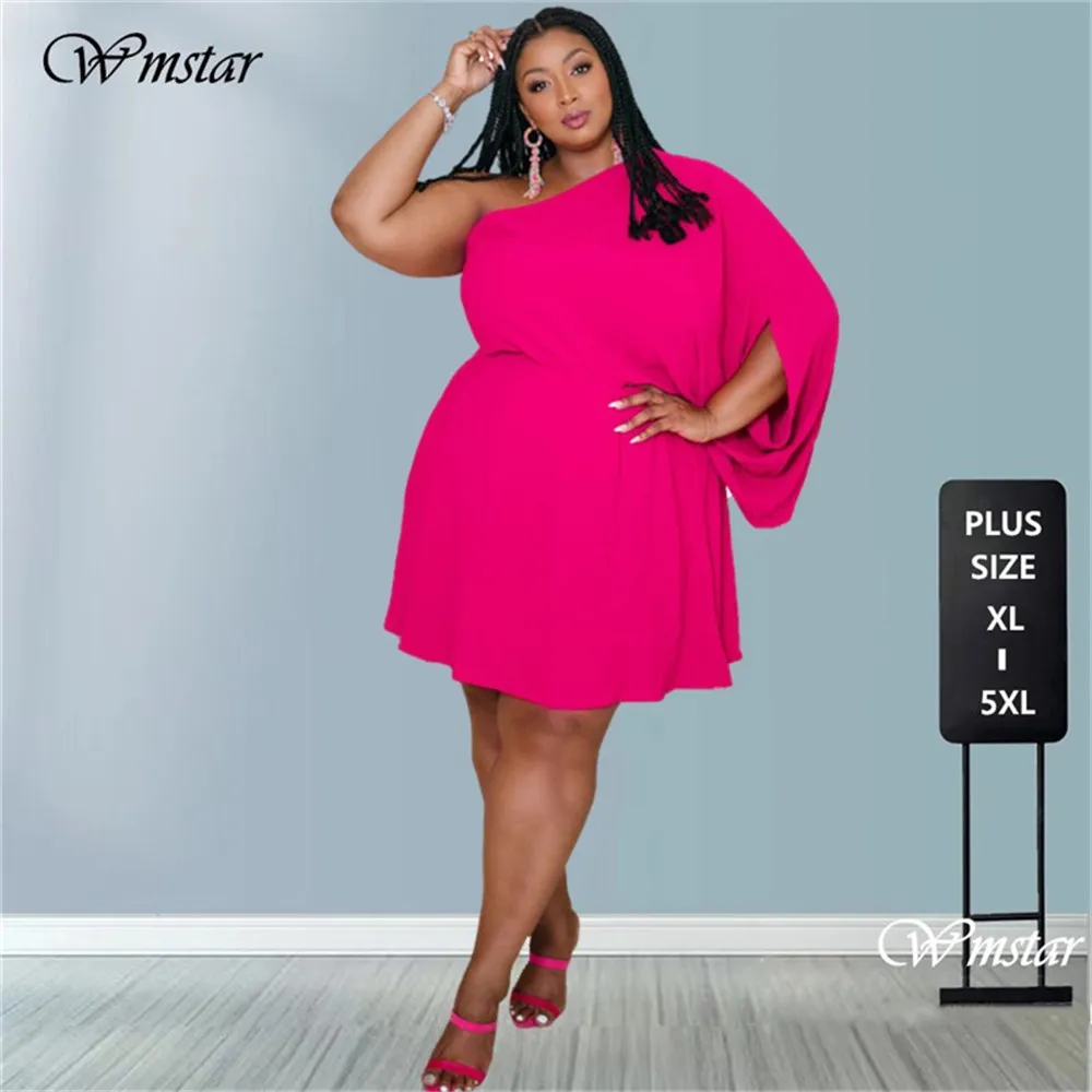 

Платье женское средней длины с эластичным поясом и одним рукавом