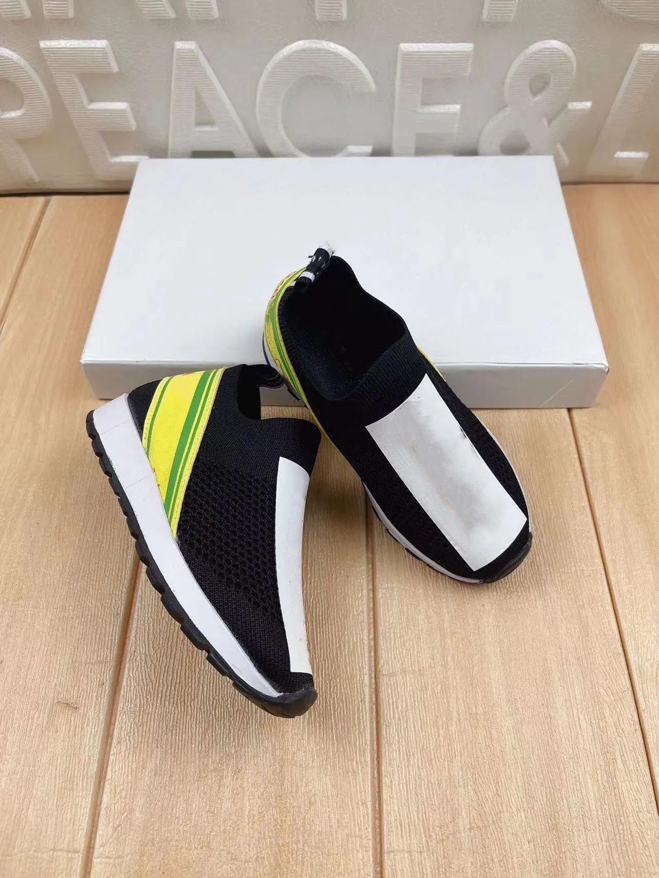 

2021 Fashion Black Letter Printed For kids Boys Girls Walking Shoes Flat shoes Unisex