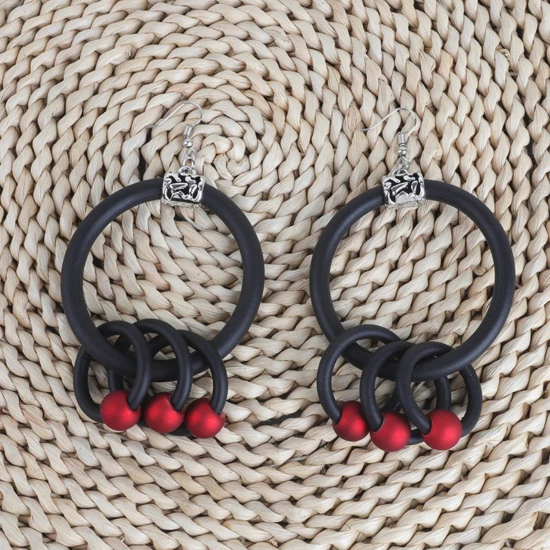 Новые аксессуары в этническом стиле с красными бусинами черные резиновые серьги