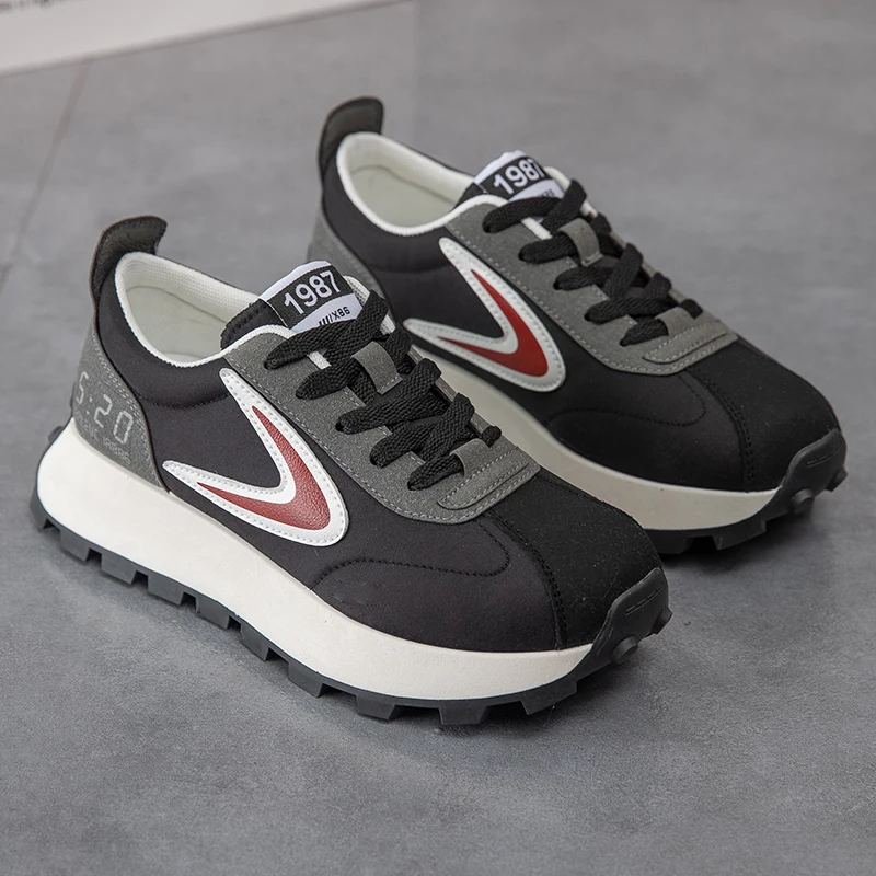 New Women's Golf Sports Shoes Beige Classic Outdoor Sports Shoes Women's Fitness Golf Training Comfort Grass Sports Shoes