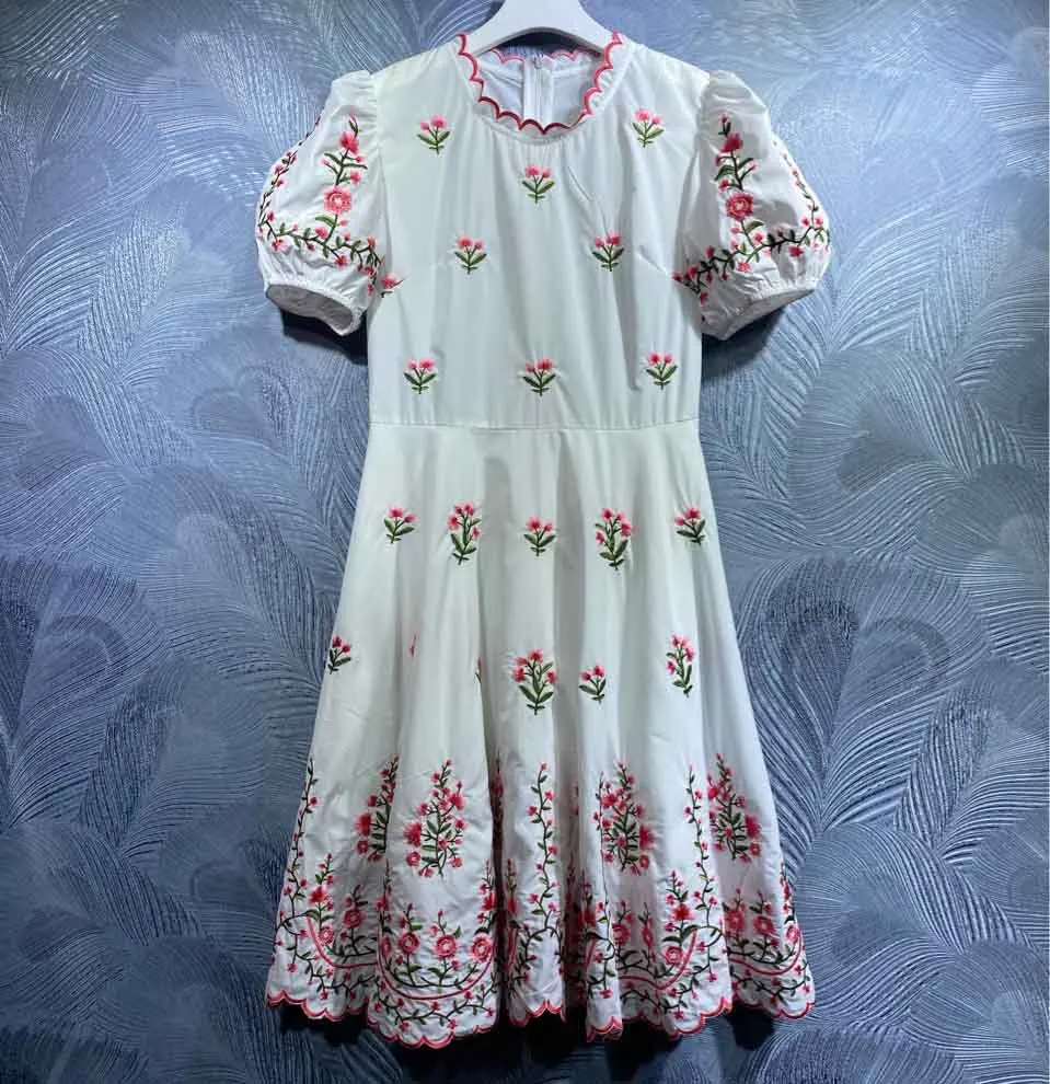 

Женское хлопковое платье с цветочной вышивкой, подиумное платье белого и черного цветов с коротким рукавом, B78, лето 2022