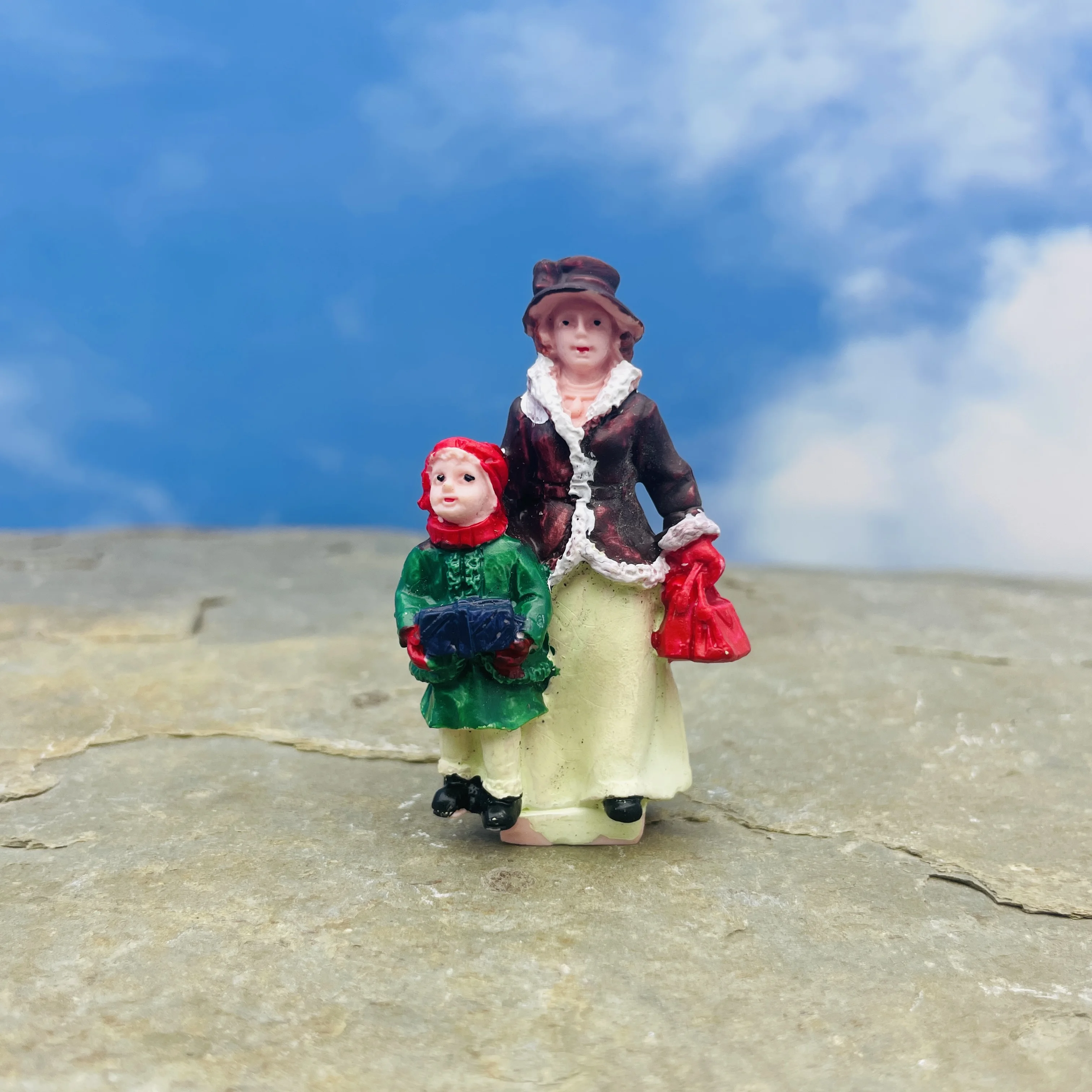 

Миниатюрная садовая скульптура