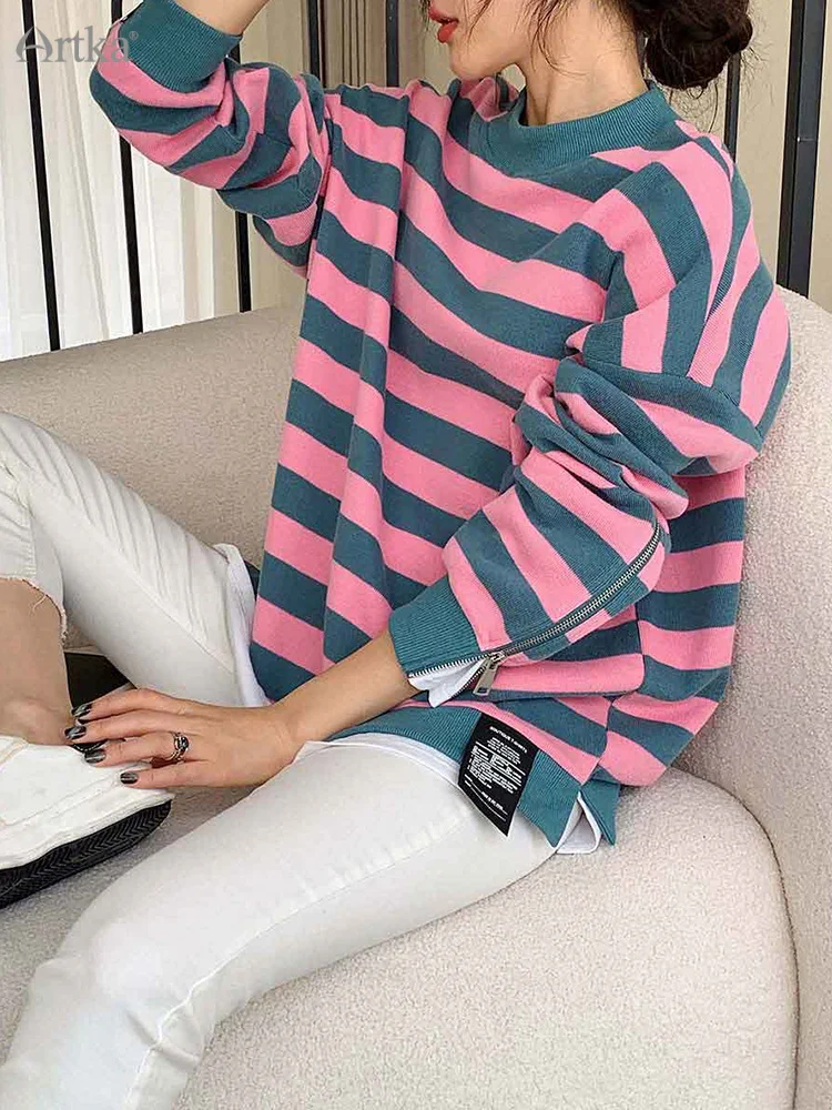 

ARTKA Spring New Fashion Casual Fake Two Pieces Pullover O-Neck Sweatshirt Stripe Long Sleeve Sweatshirts Female A22VA016Q