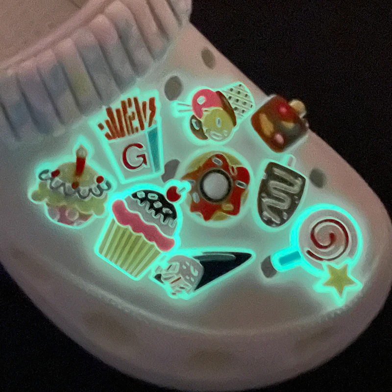 Светящаяся в темноте обувь из крокодила подвески для сабо шлепанцы сандалии для девочек и женщин украшения для обуви с фруктами и мороженым браслеты вечерние 1 шт