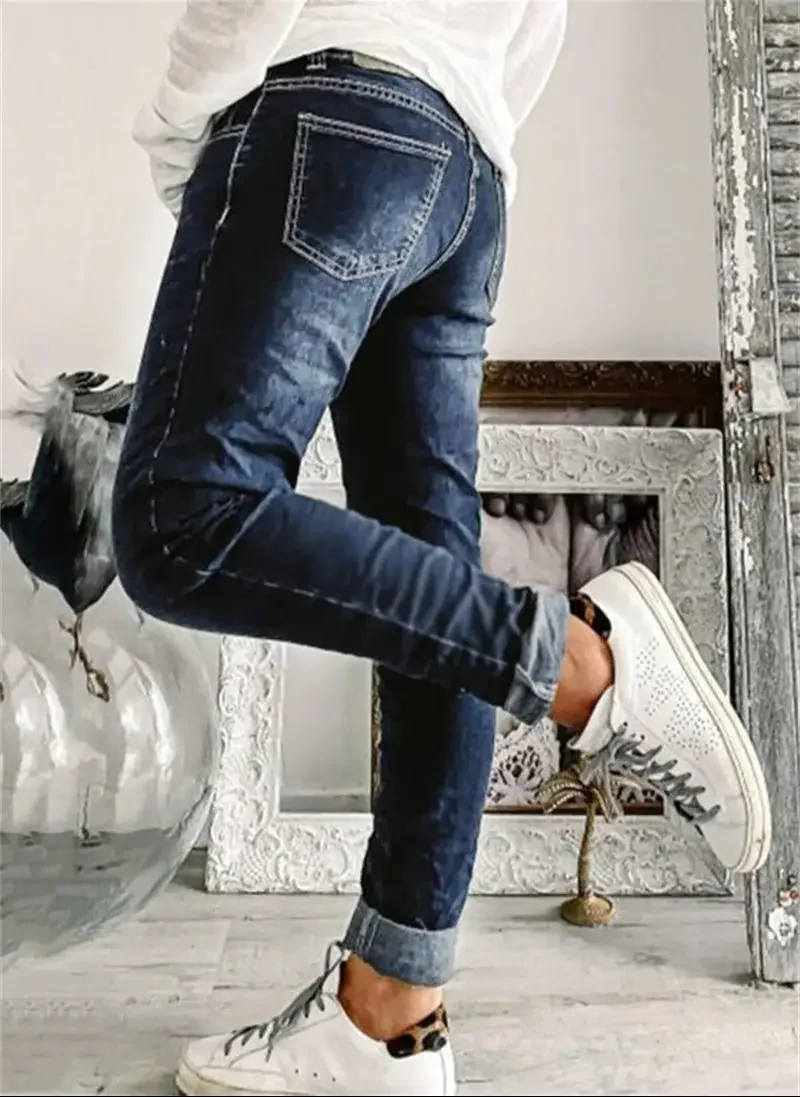 Рисунок 2 - Винтажные однобортные женские джинсы со средней талией