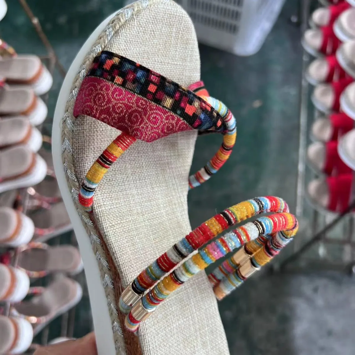 Тапки женские с круглым носком этнические тапочки на платформе танкетка средний