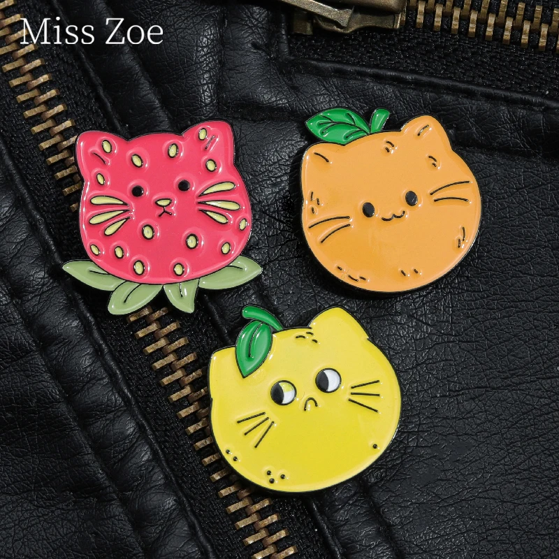 

Fruit Cat Enamel Pin Strawberry Kiwifruit Avocado Watermelon Metal For Backpack Brooch Lapel Custom Jewelry Accessories Gifts