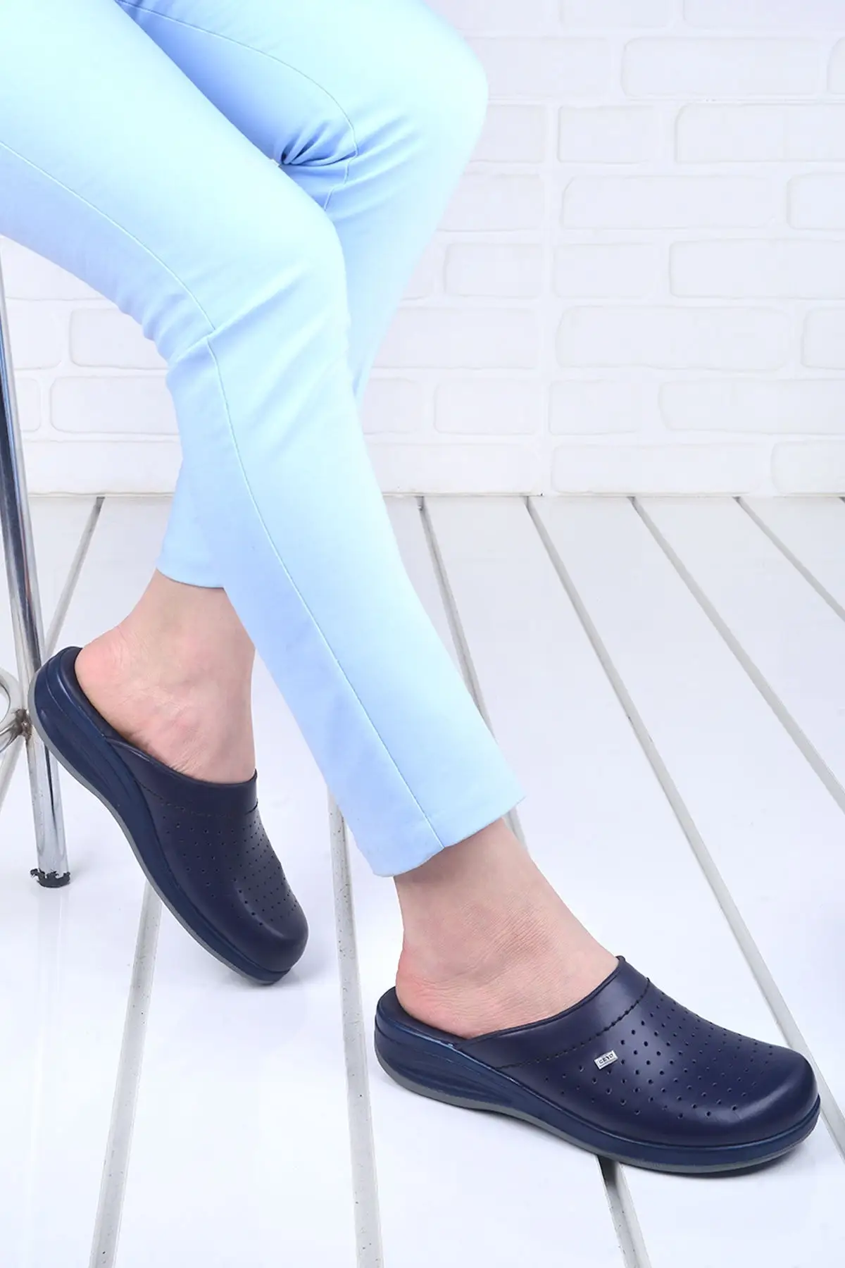 

9844 9846 Flex-1 Sabo Anatomic Slippers