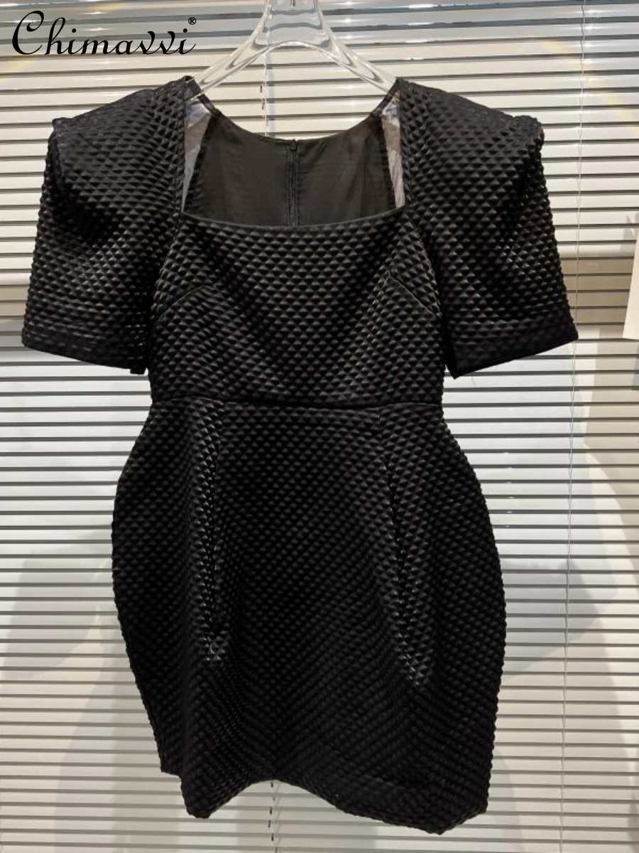 

Летние платья, новинка 2022, модное короткое платье из вогнуто-выпуклой ткани с квадратным воротником, приталенное платье с высокой талией и к...