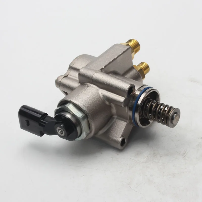 Топливный насос 03H127025C