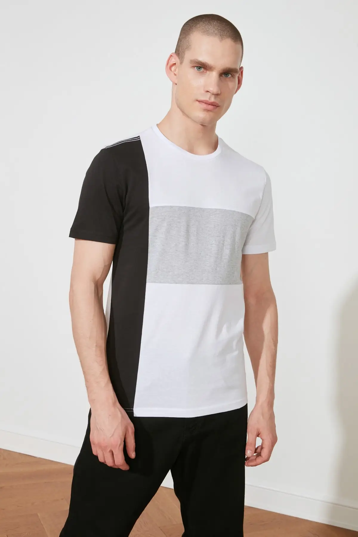

Trendyol Male Slim Fit Panelled Short-Sleeve T-Shirt TMNSS21TS0426