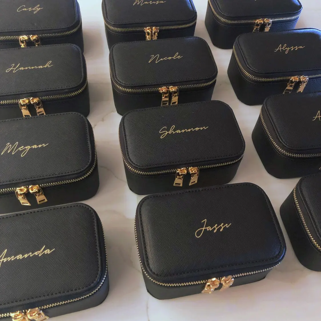 

Personalized Jewelry PU Leather Storage Earring Boxes Portable Travel Jewelry Box for Bridesmaid Valentines Gifts