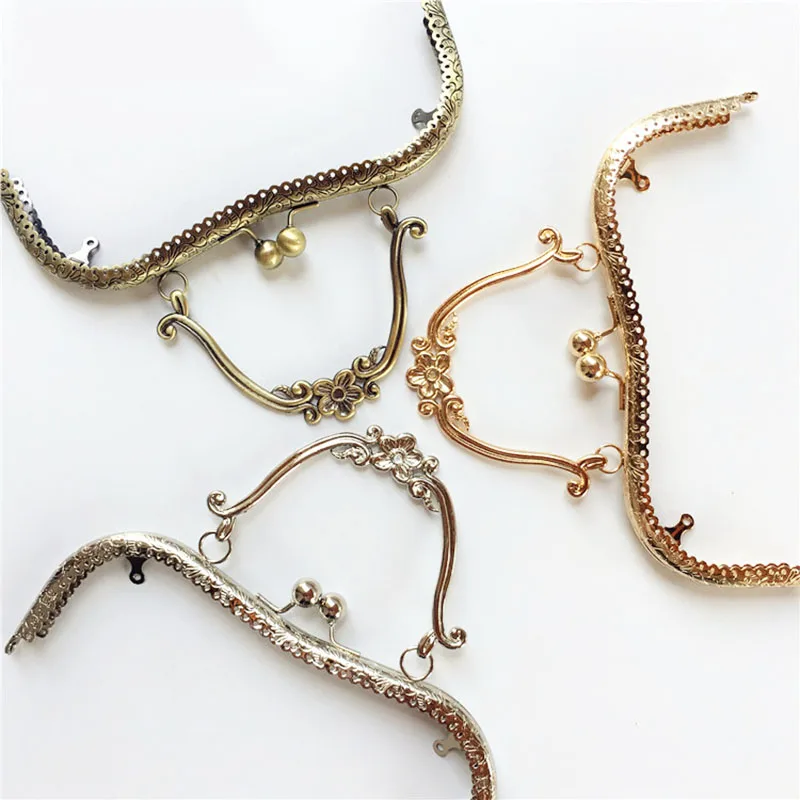 10pcs 20.5cm Retro Floral Kiss Frame Antique Bronze Plum Blossom Metal Purse Frame Clasp for Handbags Bag Accessories