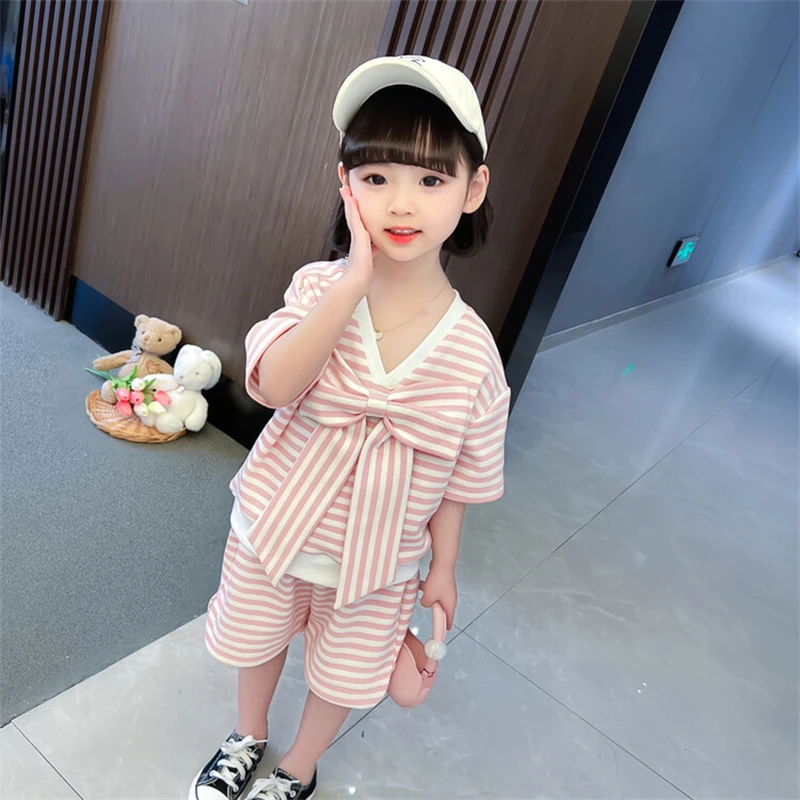 

Комплекты одежды для маленьких девочек 2023, летняя детская футболка с бантом и шорты, костюм из 2 предметов, Одежда для младенцев, наряды, детская спортивная одежда