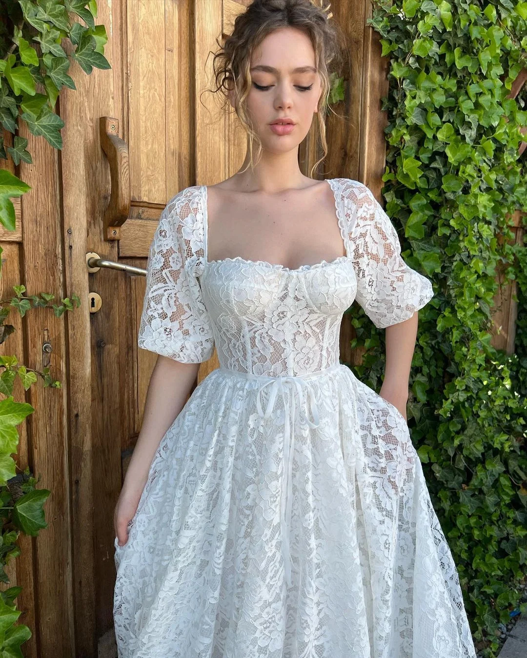 

White Lace Appliques Prom Dresses Puff Sleeves Sweetheart Tea-Length A-Line Evening Dresses Formal Party Dress