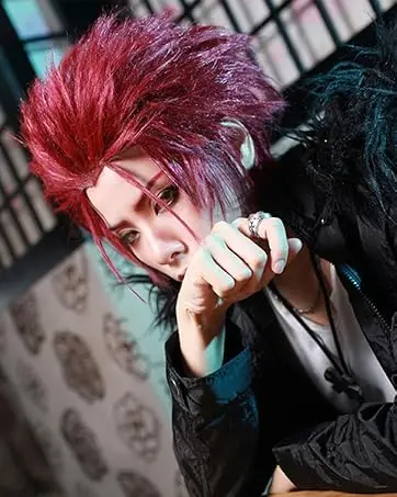 short red wig