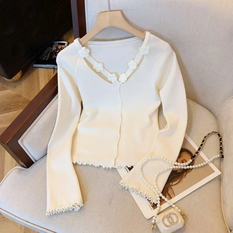 Женский вязаный кардиган с оборками и V-образным вырезом