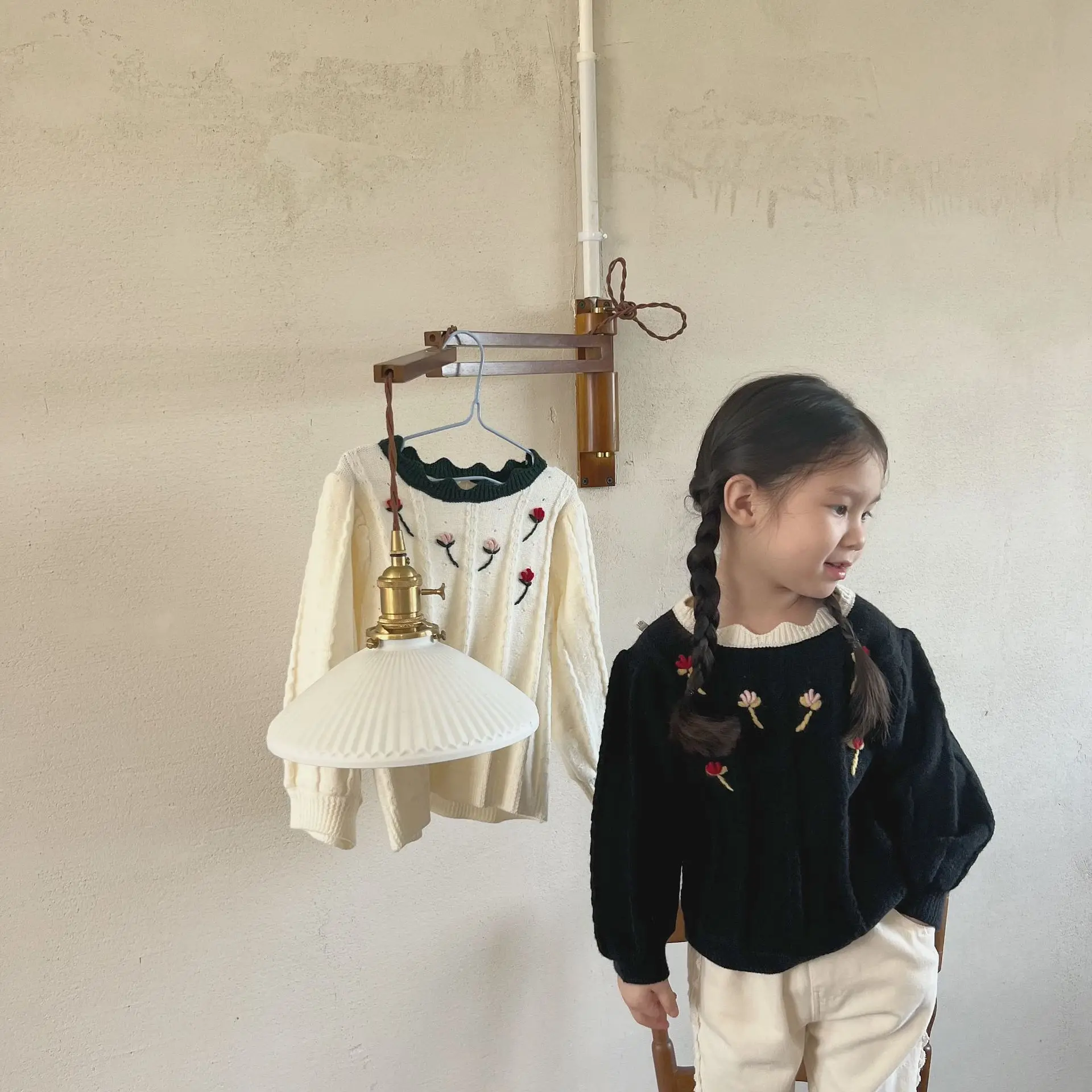 

Детская одежда, Новинка весна-осень 2022, корейский свитер с цветами для девочек, Повседневный пуловер, свитеры, милый модный вязаный свитер д...