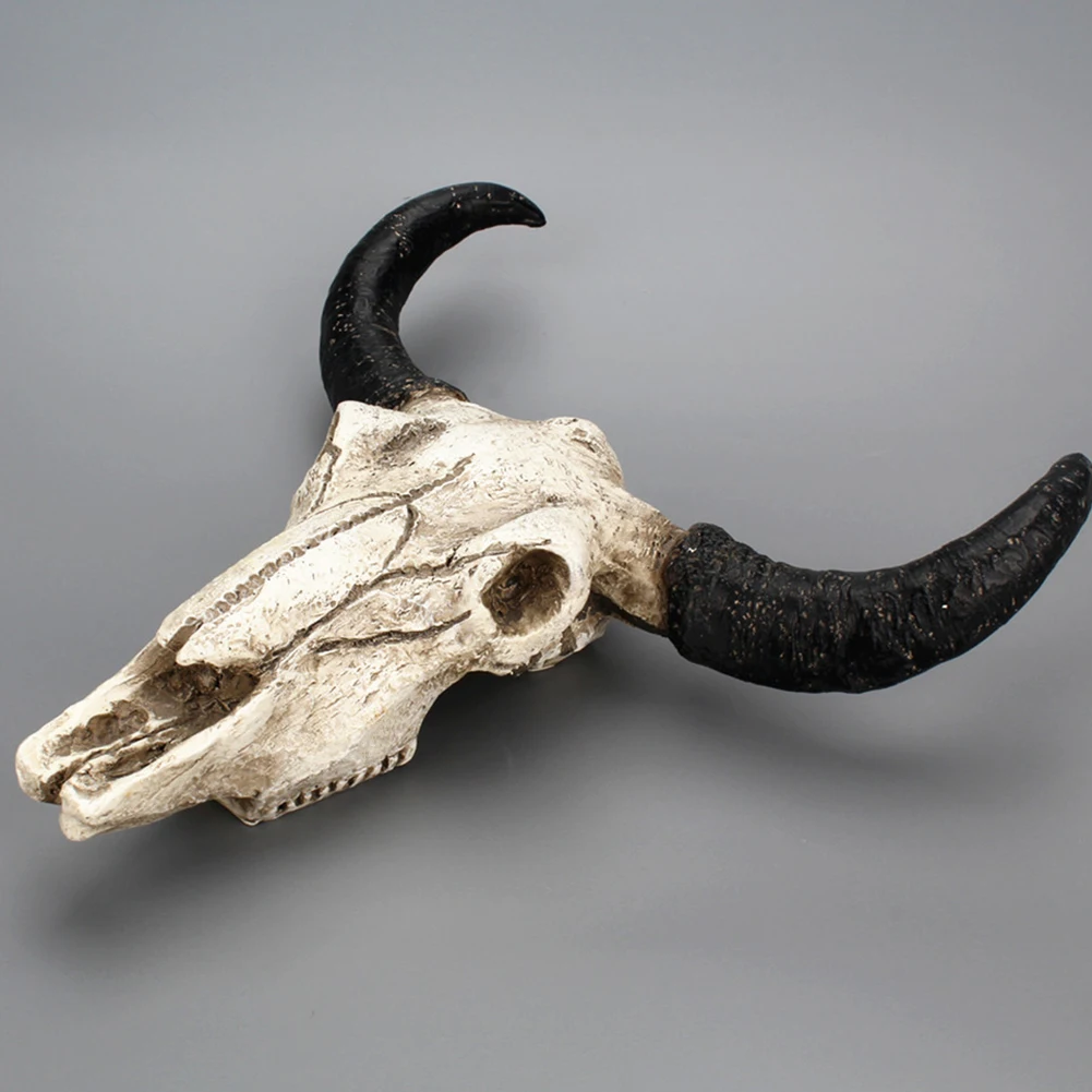 

Lifelike Figurines Cow Skull Design Hanging Pendant 3D Resin Modern Sculpture Wall Decoration Mini Crafts Home Animal Longhorn
