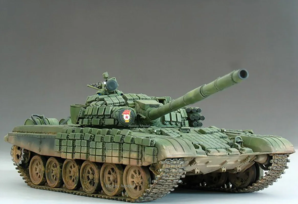 

Trumpeter 1/35 Scale Assembly Model Russian T-72B Armored Army Main Battle Tank Kits With Electric Military Scale Model DIY Tank